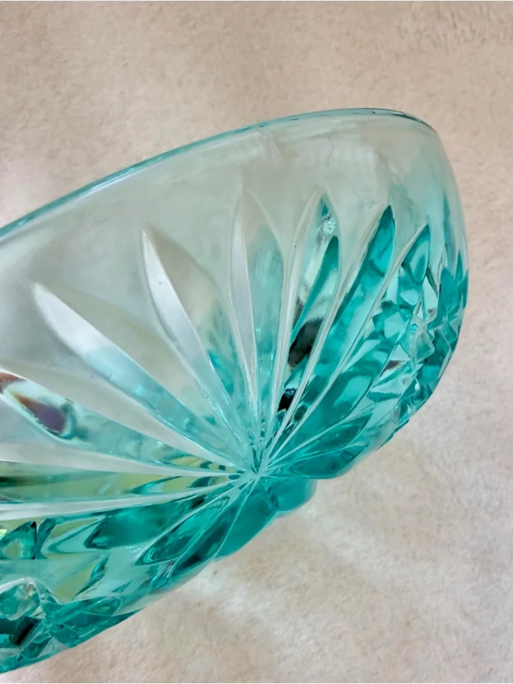 Anchor Hocking Vintage Early American Prescut Aquamarine Blue Glass Bowl Star